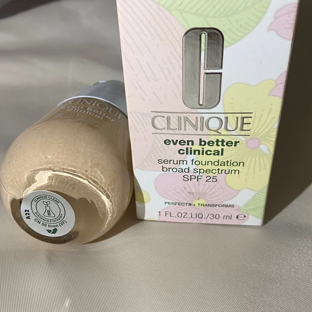 CLINIQUE 08 linen Even Better Clinical, Serum foundation broad spectrum